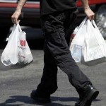 ولاية كاليفورنيا تحظر استخدام الأكياس البلاستيكية