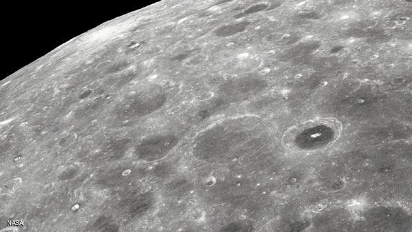مسبار صيني يرصد طبقات القمر