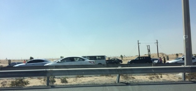 تصادم أكثر من 10 سيارات في حادثين متقابلين بشارع الشيخ زايد