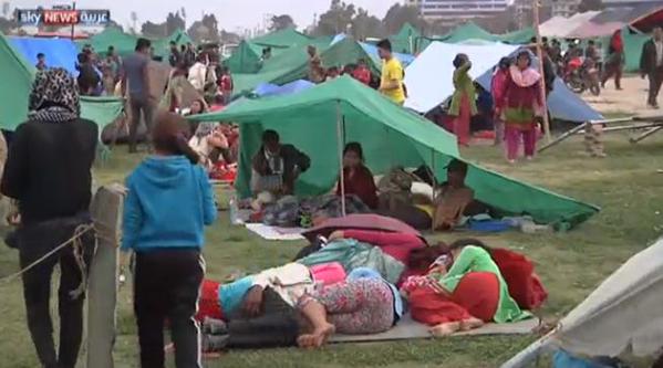 زلزال نيبال.. 3300 قتيل و”الأسوأ” لم يظهر بعد