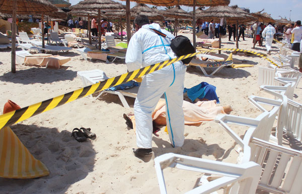 هجوم إرهابي يحصد 71 قتيلاً وجريحاً بمنتجع في تونس
