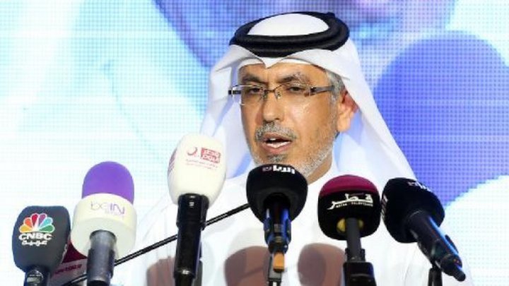 رئيس تحرير صحيفة الشرق القطرية يقدم استقالته بسبب رسوم “جنسية”