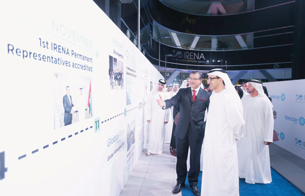 عبد الله بن زايد: الإمارات ملتزمة بتوسيع نطاق حلول الطاقة المتجددة