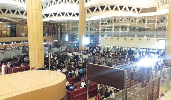 مطار الرياض يوضح أسباب إلغاء 12 رحلة.. ويبرئ ساحة شركة اتصالات