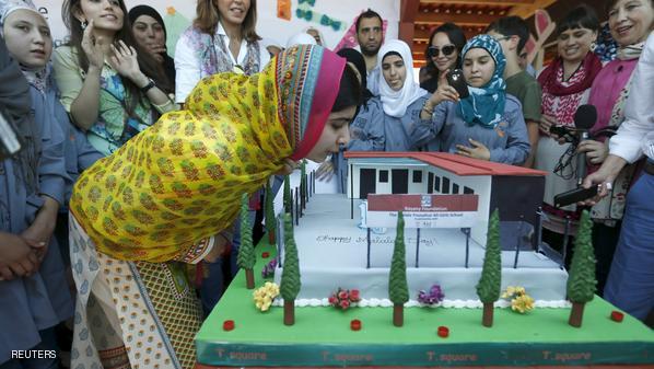 ملالا تحتفل بعيد ميلادها الـ18 مع لاجئين سوريين في لبنان