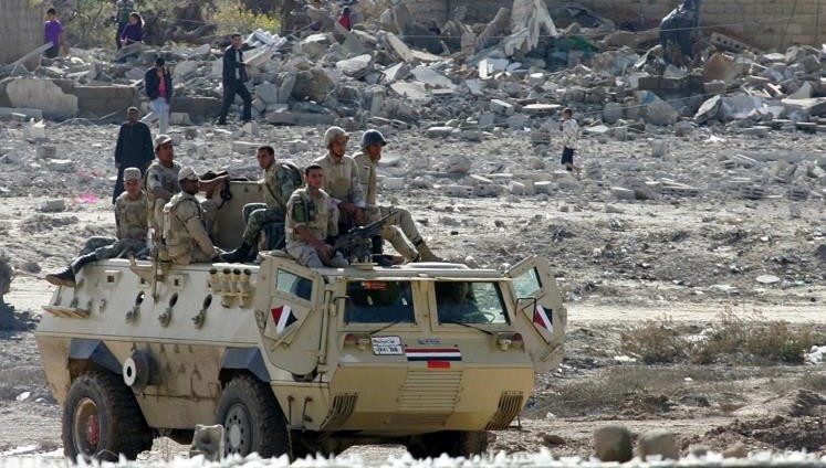 الجيش المصري يعلن قتل وإصابة 100 مسلح في شمال سيناء