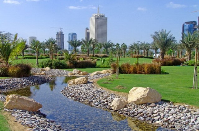 بتوجيهات رئيس الدولة محمد بن زايد يأمر بتغيير مسمى حديقة المشرف المركزية إلى حديقة”أم الإمارات”