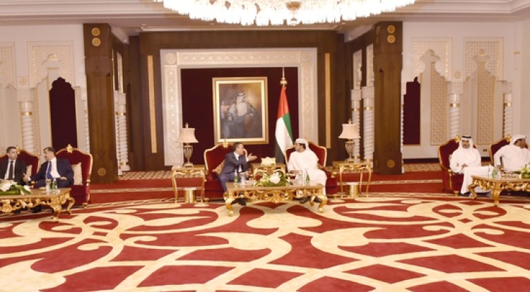 منصور بن زايد: الإمارات حريصة على تطوير العلاقات مع الجزائر في مختلف المجالات