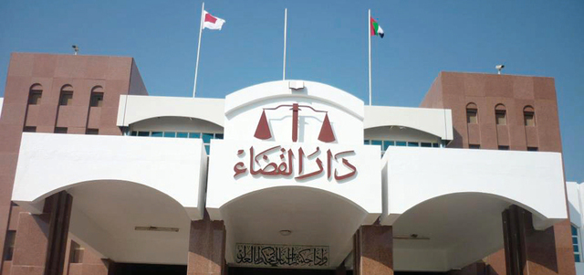 محاكمة معلمة بتهمة ضرب طالب بمسطرة على يده
