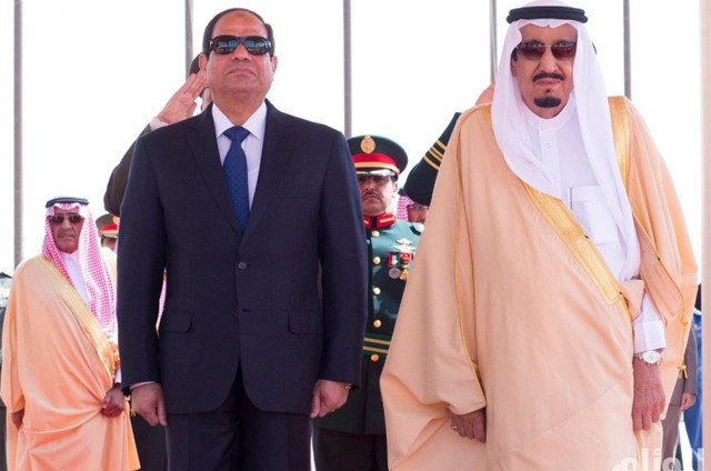 الملك سلمان يصل القاهرة في أول زيارة رسمية لمصر