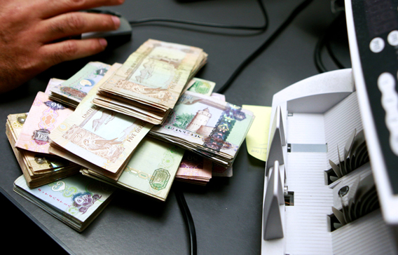 تقرير .. انخفاض نسبة المقترضين المواطنين في أبوظبي إلى 19.9 بالمائة