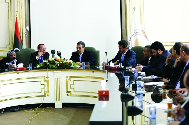 الإمارات تدعم الحل السياسي للأزمة الليبية