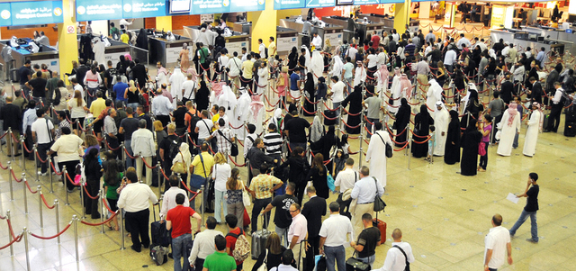 «الخارجية» الإماراتية تدعو المواطنين إلى الاطلاع على جدول تحذيرات السفر