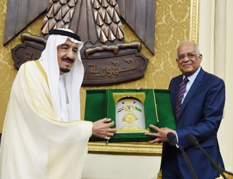 العاهل السعودي يدعو إلى عمل عربي جماعي بعد سنوات التشتت
