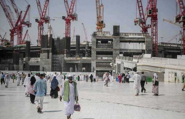شركة سعودية كبرى تسرح 77 ألف وافد.. و12 ألف مواطن
