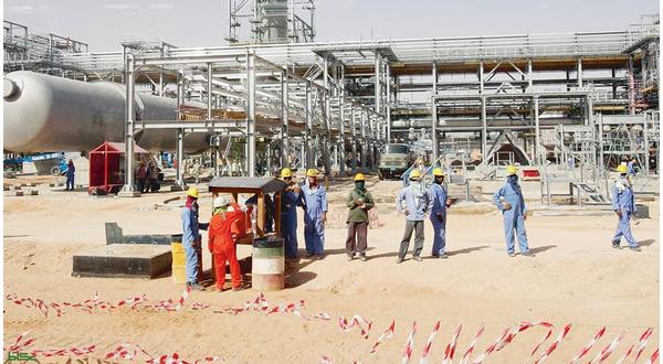 الكويت على خطى السعودية..وأسعار النفط تلامس مستويات جديدة