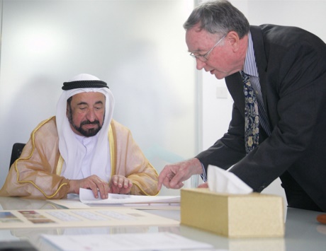 سلطان يزور إدارة متاحف الشارقة ويطلع على مشروعاتها المستقبلية