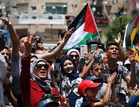 الاحتلال يعتقل 13 فلسطينياً بينهم نائب في «التشريعي»
