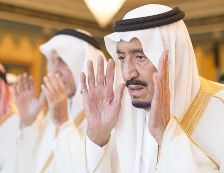 إمام المسجد النبوي : الإرهاب قضية عالمية والسعودية صامدة
