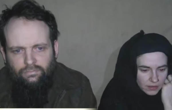 رهينتان لدى “طالبان” ينجبان طفلين خلال احتجازهما