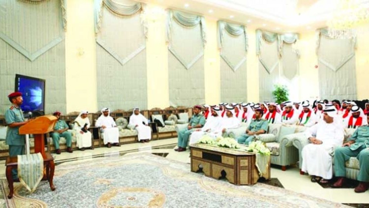 «الداخلية» تسلم الجنسية الإماراتية لـ 26 من أبناء المواطنات