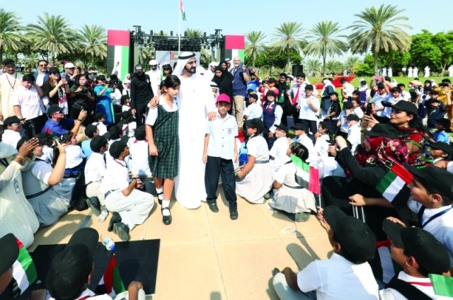 محمد بن راشد: علمنــا رمز الوحدة الوطنية لشعب الإمارات والشـموخ والكبرياء القومي
