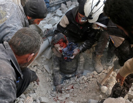 استمرار القتال والقصف شرقي حلب و9 قتلى للمسلحين بإدلب