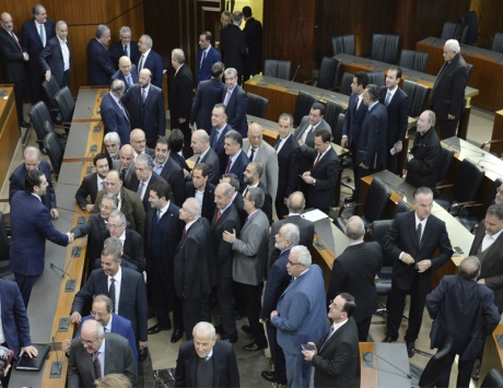 الحكومة اللبنانية تنال ثقة البرلمان بأغلبية 87 صوتاً