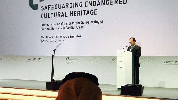 هولاند: “اللوفر أبوظبي” يحمي التراث الإنساني