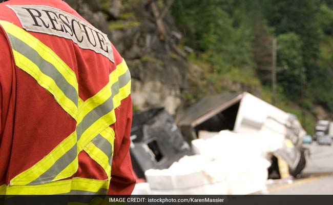 مقتل 16 شخصا وإصابة 39 إثر تحطم حافلة في إيطاليا