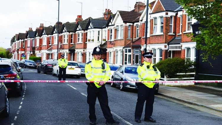بريطانيا تحبط مخططاً إرهابياً بعد اعتقالات وإطلاق نار على امرأة
