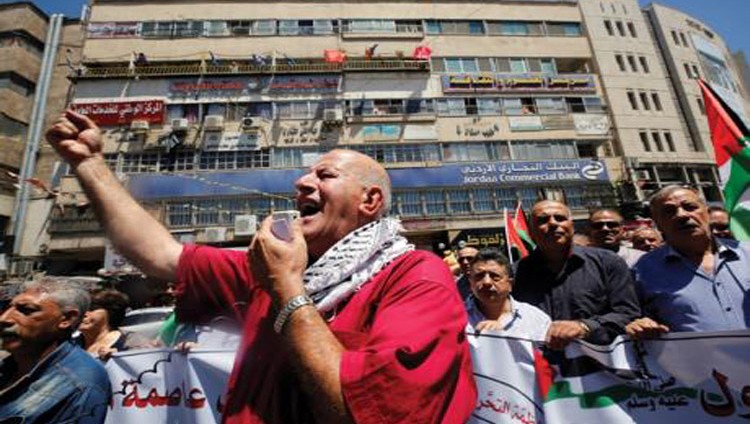 شهيد برصاص الاحتلال في «النبي صالح» واعتقال العشرات بالضفة