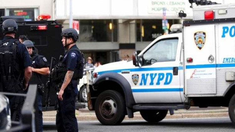 مسلح يقتل طبيبة ويصيب 6 قبل أن ينتحر بمستشفى في نيويورك