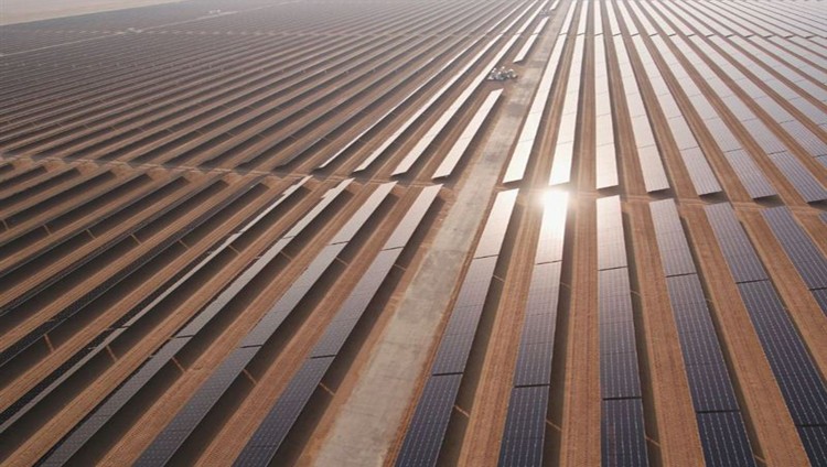 مجمع محمد بن راشد للطاقة الشمسية يحصل على شهادات الطاقة المتجددة العالمية