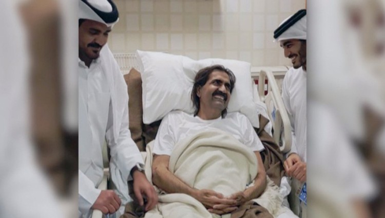 شرخ في القدم أم إطلاق نار في القصر؟  أنباء متضاربة عن سبب دخول حمد بن خليفة إلى المستشفى