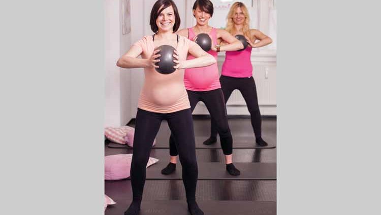 ‫ممارسة الرياضة أثناء الحمل.. ‬مفيدة بشروط