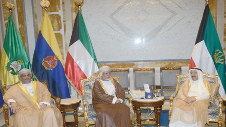 الكويت تؤكد استمرار وساطتها لحل الأزمة مع قطر