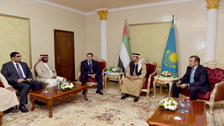 منصور بن زايد يلتقي النائب الأول لرئيس وزراء كازاخستان