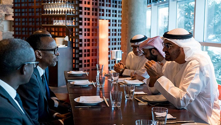 محمد بن زايد: الإمارات حريصة على إقامة أفضل العلاقات مع الأصدقاء