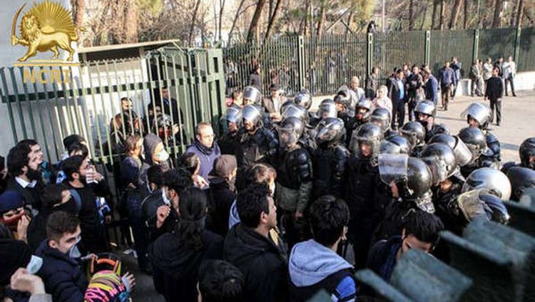 استمرار التظاهرات في إيران وسقوط 20 قتيلا