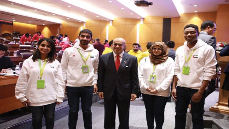 فريق «الجامعات الإماراتية» يفوز بجائزة «هواوي» للتميّز