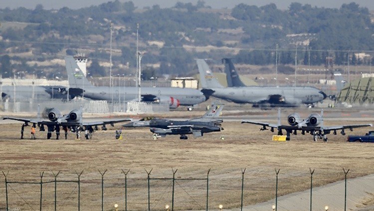 تركيا تعتزم إنشاء أول قاعدة جوية في مطار بإدلب