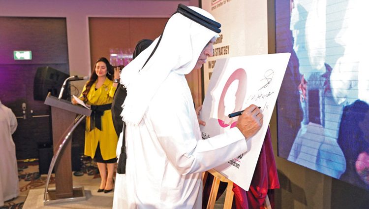 حاكم رأس الخيمة: الإمارات تخطت مرحلة تمكين المرأة إلى القيادة التنفيذية