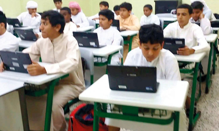 أعطال تقنية في لجان «الامتحان الإلكتروني» في اليوم الأول من تطبيقه