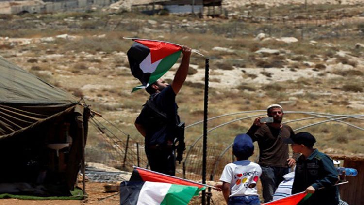 الاحتلال يقمع احتجاجات على مصادرة أراض فلسطينية في الخليل
