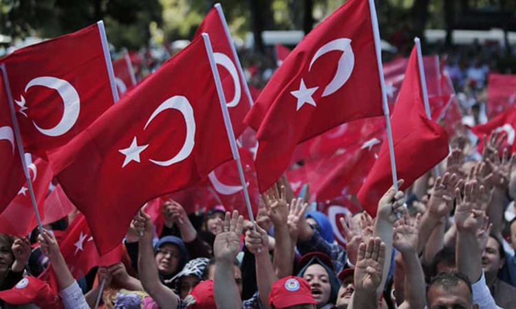 إقالة أكثر من 18 ألف موظف حكومي في تركيا