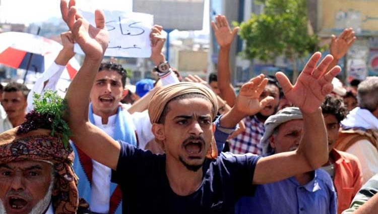 «ثورة الجياع» تعصف بالحوثي.. واعتقال عشرات المحتجّين