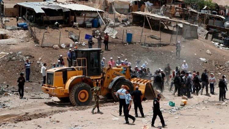 الاحتلال الإسرائيلي يؤجل هدم قرية الخان الأحمر