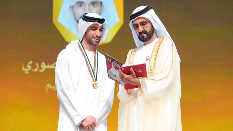 المنصوري يشارك في إعادة توطين اللاجئين