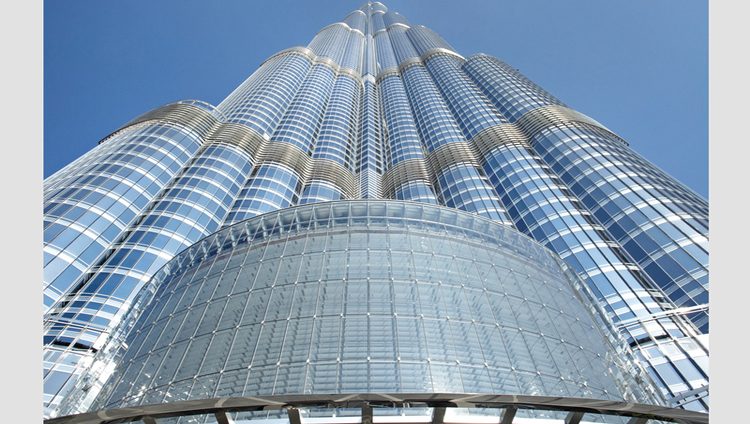 «برج خليفة» يضم أعلى مسجد في العالم